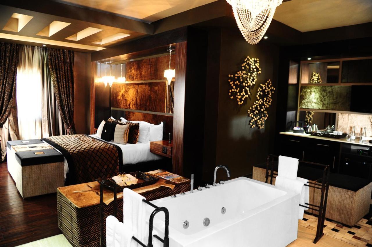 Palala Boutique Game Lodge And Spa Tom Burke Exteriér fotografie